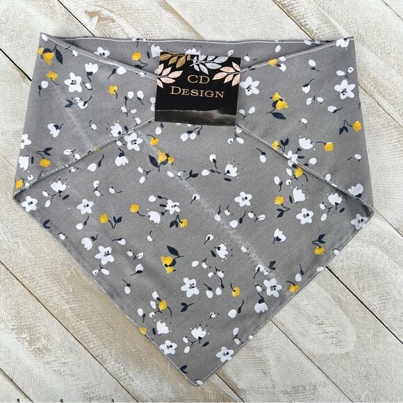 Grey floral bandana size medium - Picture 2 of 2